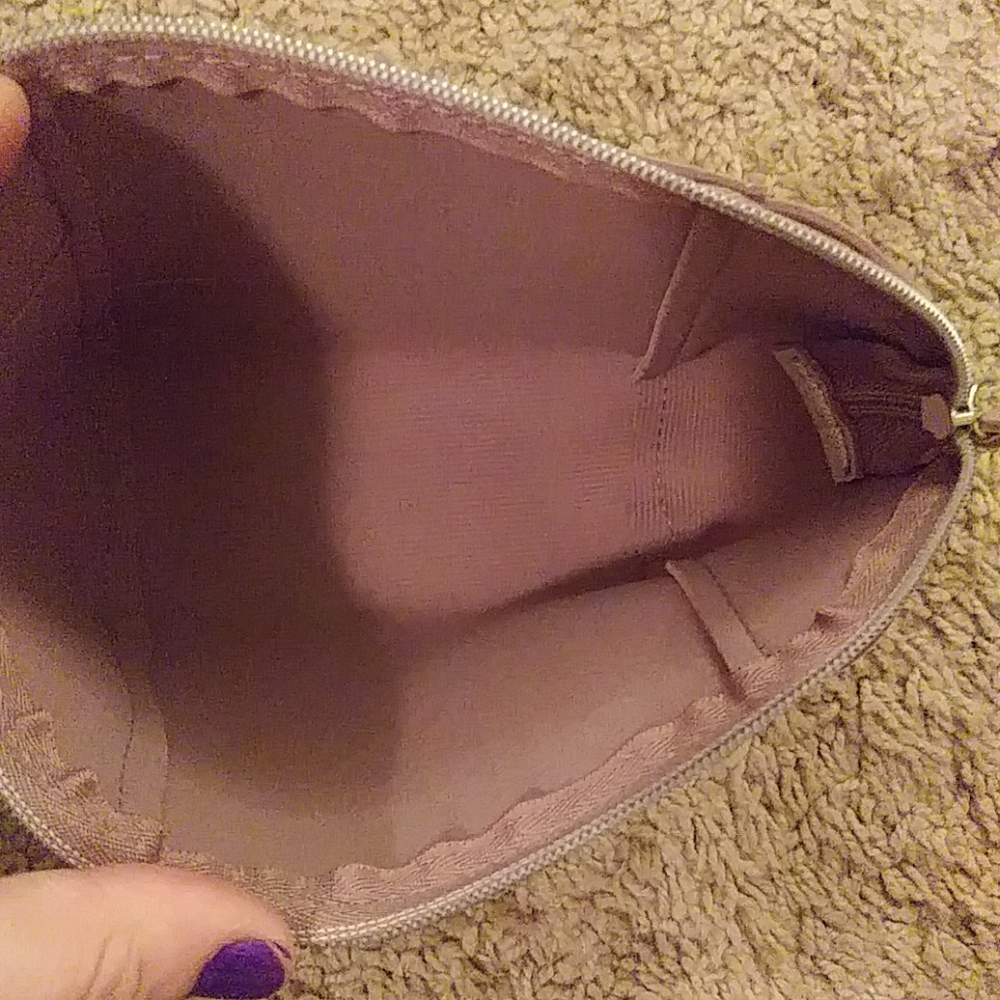 Makeup bag - Picture 2 of 2